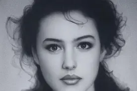 莫妮卡·贝鲁奇，35岁后，属于自己的闪亮才刚刚开始图片