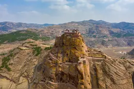 陕北山沟沟里面的一个小县城，走出了近代一位伟大的民族英雄图片