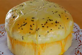家里有盆就能做面包，不用烤箱不油炸，蓬松暄软又拉丝，太香了图片