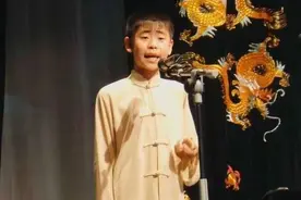 张云雷小时候为了不喊嗓子，联合孔云龙一起跟郭德纲斗智斗勇图片