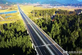 每公里2亿，共220.3亿，云南又一条高速公路招标，通往摩挲故乡图片
