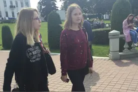 中国俄罗斯婚姻爱情观大不同，与俄罗斯妹子结婚太简单图片