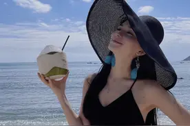 韩庚混血娇妻秀身材，大长腿吸睛身材曼妙，婚后曾大胆晒沐浴照图片