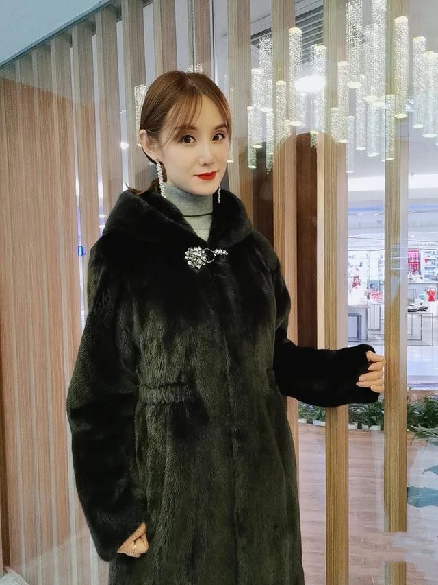 金貂绒和水貂绒的区别是什么，几个小知识，希望可以帮到你
