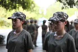 四川“高颜值”双胞胎姐妹花：同年同月同日生，还考入重庆同所高校同一专业图片