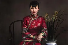 古典质感之美——画家谢立俭女性人物油画作品（图）图片