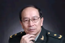 杨奎松批金一南所著《苦难辉煌》错误连连，他作品被网友扒出百错图片