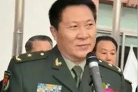 董大维:冒充少将15年行骗409万,因入戏太深被捕入狱,最终是何下场图片