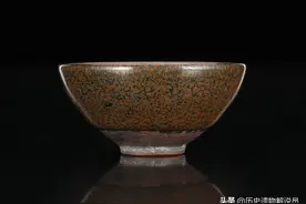 历史遗物欣赏；宋代怀仁窑金油滴盏图片