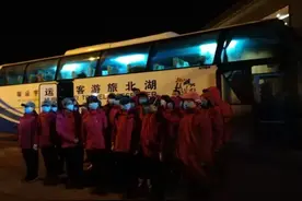 一方有难八方支援：夜雨援军到，第二批山西医疗队抵达潜江图片