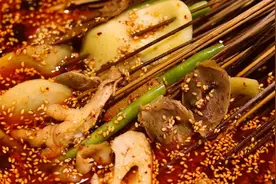 吃鸡不见鸡，四川人这种串串真高级！香辣脆爽属第一！视频封面