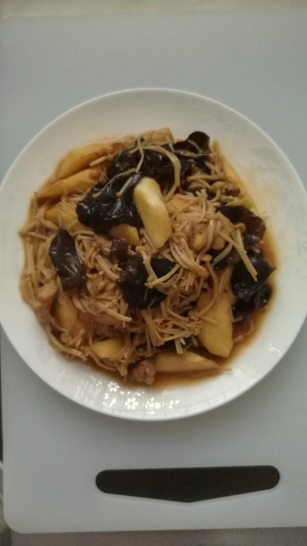 这菜是古代的贡品，如今人人都能吃，含有氨基酸，最适合立秋后吃