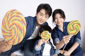 陈妍希晒全家福，为丈夫陈晓庆生，三口人穿亲子装打破不合传闻图片