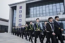 突破一万小时 龙浩航校湖北基地年飞行量创新高图片