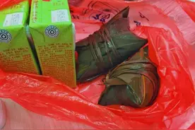公司的端午福利有多“寒酸”？网友：粽子的大小是我从来没见过的图片