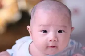 百天是宝宝成长“分水岭”，前后变化明显，尤其表现在这6个方面图片