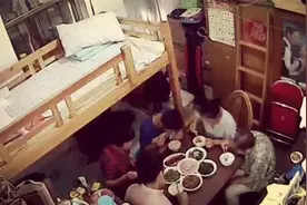 北京33㎡老房蜗居5人，厨房洗澡爸妈睡儿子床下，改后变花园别墅图片