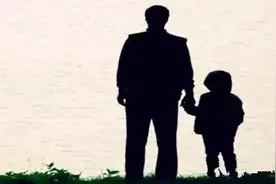 70岁儿子望着床上90多岁老父亲说：“爹啊！你要不死，我就死了”图片