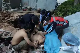 聚会醉酒掉落深水坑 民警系绳紧急“套出”两名醉酒男子图片