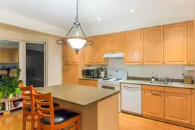 橱柜门怎么选？吸塑和烤漆门谁好？材料、价格一一对比，超实用图片