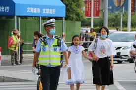沈阳市公安局交通警察局“白发警长”张爱东，牢记责任使命，披肝沥胆写忠诚！图片