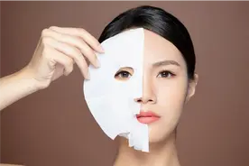 女人敷完面膜后，别着急睡觉！睡前多加这几步，护肤效果会更好图片