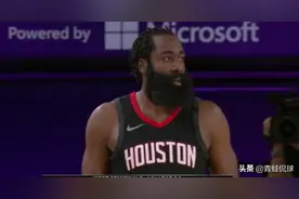 无视波普上篮违例，大胡子连续被吹犯规，湖人三节领先26分图片