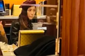 48岁乐坛天后陈慧琳近照，瘦脱相脸颊凹陷认不出，打扮星味十足图片