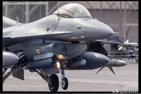 战斗机，怎么就需要一个进气道呢？图片