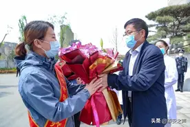 白衣执甲 英雄凯旋|泰安市立医院安德庆、赵娜回家了！（附高清大图）图片