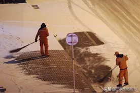 69岁环卫工寒冬街头猝死：无休息日3点起来工作，救护车到时身体已硬，曾希望干脆地走“不给子女添麻烦”图片