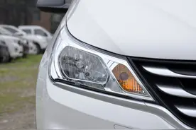 宝骏造“白菜价”小车，重985kg，200块能跑740公里，价格才3万多图片