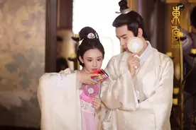 《东宫》番外12：李承鄞深夜爬床被发现，小枫被占便宜好委屈图片