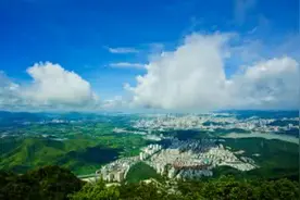 深圳十大免费旅游景点，梧桐山是深圳最高的山峰，能够登高远眺看到城市的美景，看美丽的日出图片