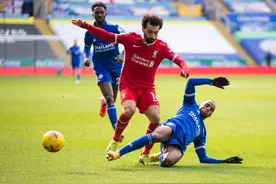 英超-崩盘！利物浦7分钟丢3球1-3莱斯特城 遭遇三连败图片