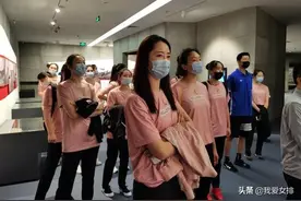 江苏女排集体“出游”，龚翔宇陪退役队友过端午图片