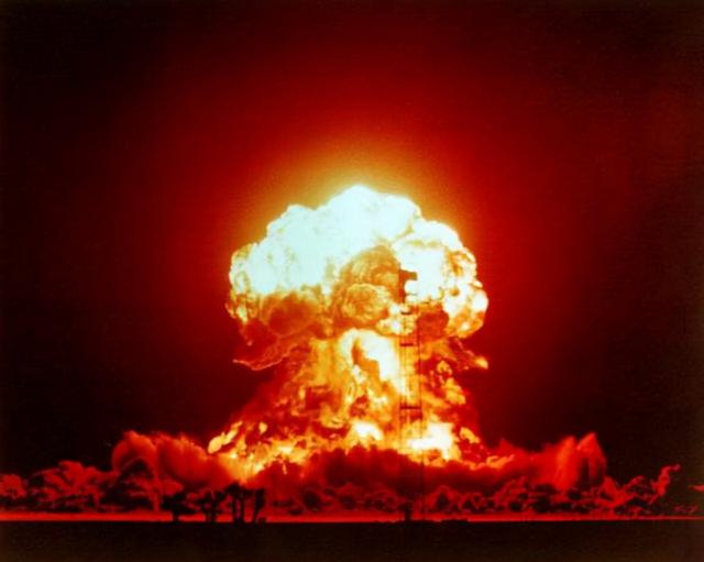 最全合集：88张核爆实验高清照片，全世界已知大型核爆实验2048次