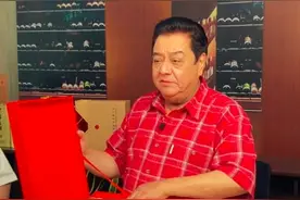 李金斗带货卖酒仅一百多人围观，弹幕都是冷嘲热讽，脸色阴沉尴尬图片