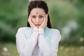 嘉行回应热巴解约，合约没到期，合作稳定愉快，粉丝：一点不愉快图片