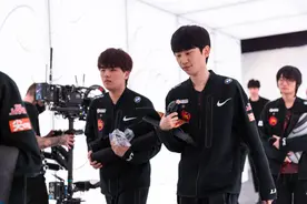 LOL-S11小组赛：全队状态低迷！FPX加赛不敌RGE四连败惨遭淘汰图片