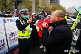 西安交警将采取“人脸识别”治理行人、非机动车交通秩序图片