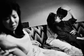 80年代的香港老照片：图8夜店的数百名女招待，图7九龙城寨居民图片