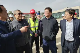 山西省交通运输厅一级巡视员李贵顺一行莅临岚马线LJ2标调研指导图片