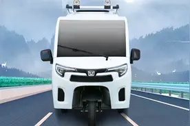 宗申、淮海新款三轮电动车来了，供家长接娃使用，能遮风挡雨图片