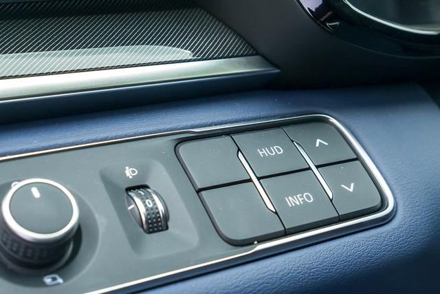 场地试驾上汽MAXUS EUNIQ 5，底盘质感出色的家用MPV