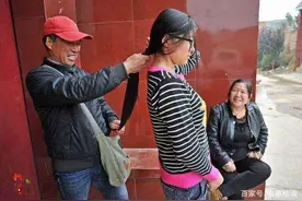 农村“收头发”有何猫腻？为何商贩高价收购头发？看了才知多赚钱图片