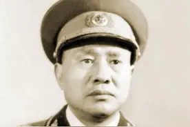 新开岭战役胡奇才俘6000人，部队被三面包围，6000俘虏让他犯了难图片
