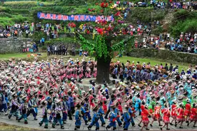 潇湘“镇”美 山江风流丨上“刀山”起舞，亦为爱放歌图片