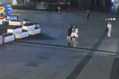 小伙想成为网红，扮鬼吓唬姑娘图片