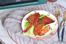 烤肉小窍门，这样做出来的羊排，又香又嫩，又不油腻，太香了图片